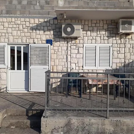 Two-bedroom With Sea View Ap 1 Sevid