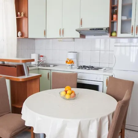 Two-bedroom With Sea View Ap 1 *